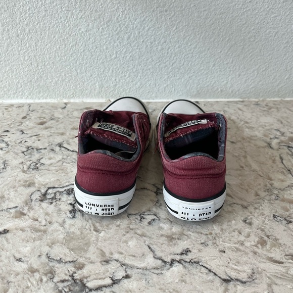 Converse Sneakers Classic Canvas Design - Picture 5 of 7